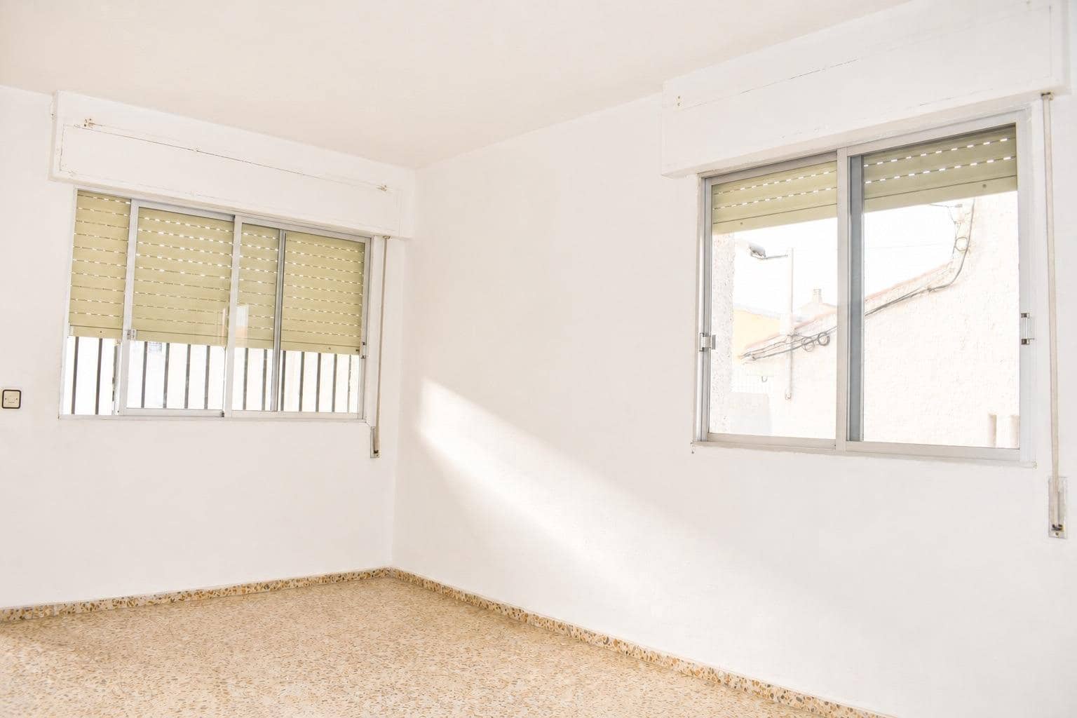 3 bedroom Semi-detached Villa for sale in Corvera with garage - € 105,000 (Ref: 9998838)
