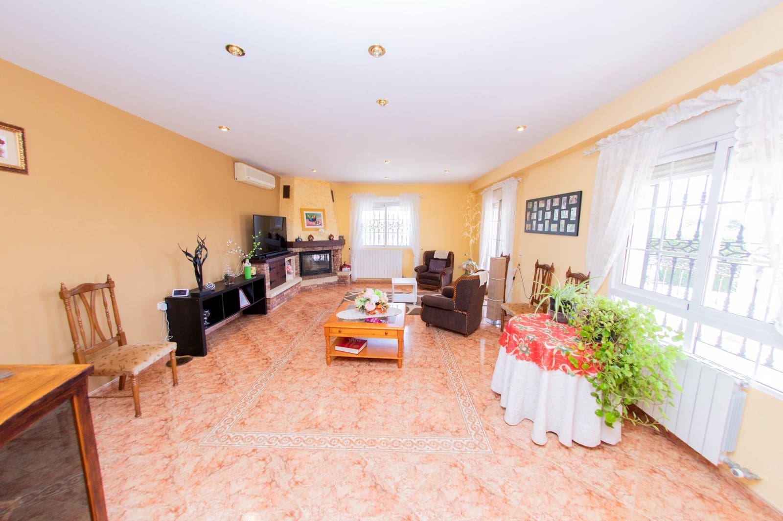 5 bedroom Finca/Country House for sale in Puerto Lumbreras with pool - € 309,900 (Ref: 9306707)