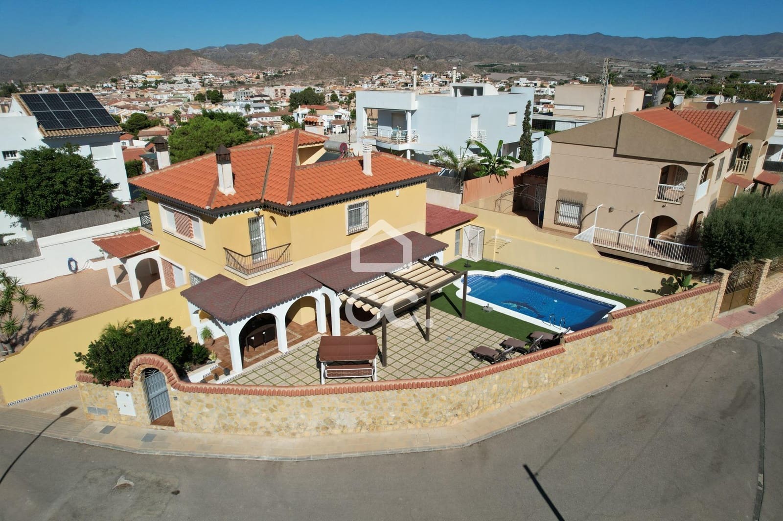 4 bedroom Villa for sale in Calabardina with pool garage - € 369,900 (Ref: 9306712)
