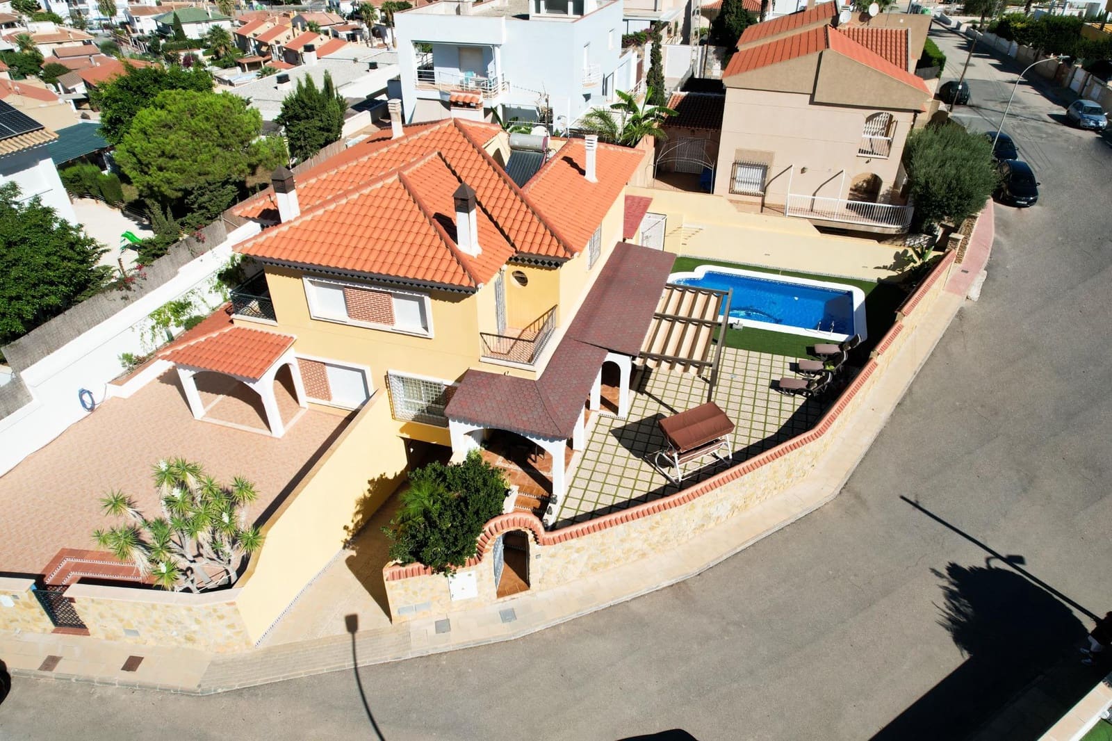 Chalet de 4 habitaciones en Calabardina en venta con piscina garaje - 349.900 € (Ref: 9825279)