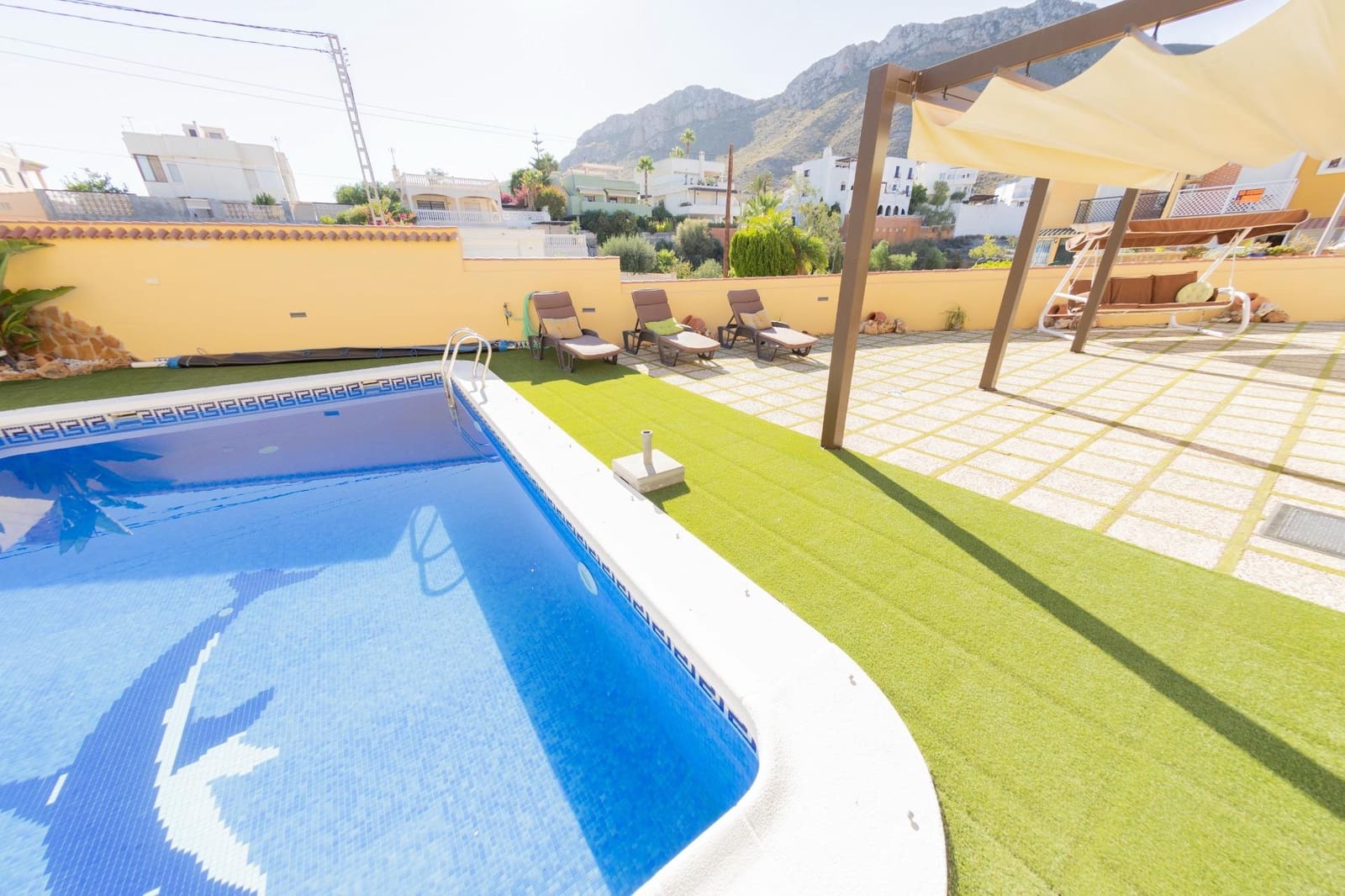 Chalet de 4 habitaciones en Calabardina en venta con piscina garaje - 349.900 € (Ref: 9825279)