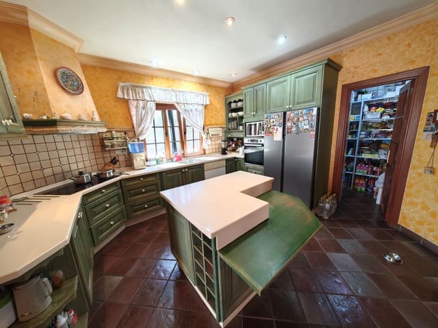 Chalet de 5 habitaciones en San Bartolomé de Tirajana en venta con piscina garaje - 1.790.000 € (Ref: 10023341)