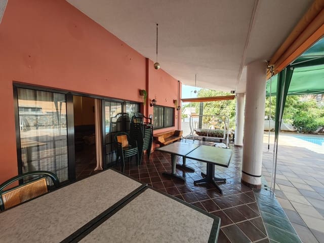 Chalet de 5 habitaciones en San Bartolomé de Tirajana en venta con piscina garaje - 1.790.000 € (Ref: 10023341)