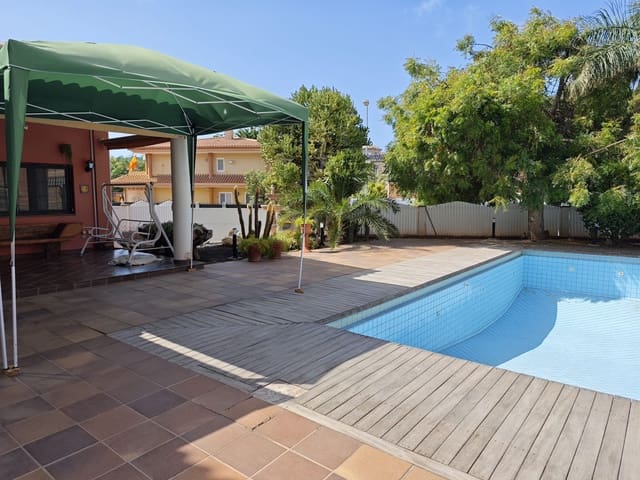 Chalet de 5 habitaciones en San Bartolomé de Tirajana en venta con piscina garaje - 1.790.000 € (Ref: 10023341)