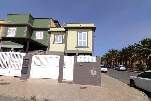 3 soveværelse Rækkehus til salg i Cruce de Arinaga, Agüimes med garage - € 315.000 (Ref: 10048190)
