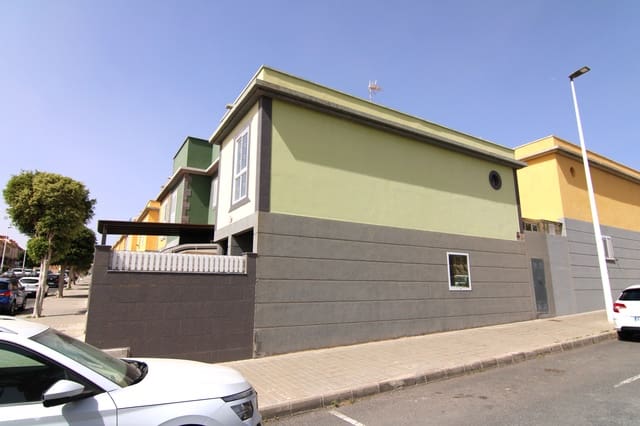 3 soveværelse Rækkehus til salg i Cruce de Arinaga, Agüimes med garage - € 315.000 (Ref: 10048190)