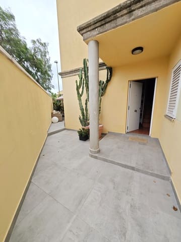 3 soverom Hus til salgs i Las Palmas de Gran Canaria med garasje - € 439 000 (Ref: 9939162)