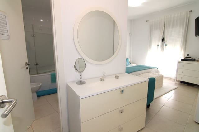 3 soverom Leilighet til salgs i Santa Lucía de Tirajana med garasje - € 220 000 (Ref: 9977854)