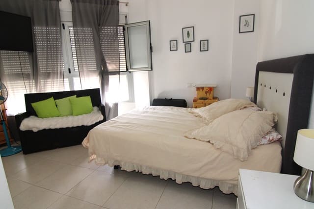 3 soverom Leilighet til salgs i Santa Lucía de Tirajana med garasje - € 220 000 (Ref: 9977854)