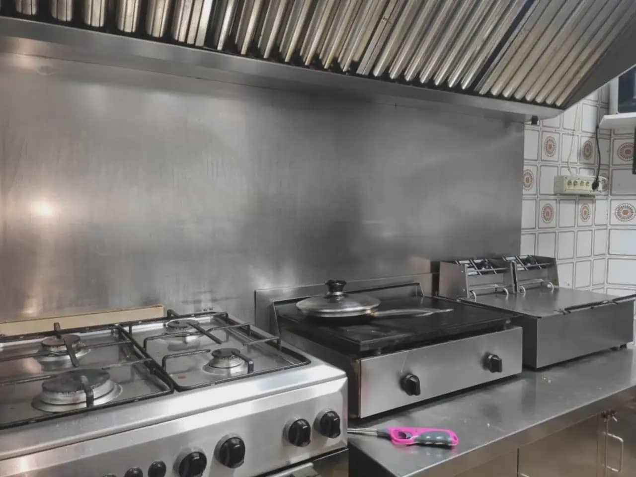 Comercial para venda em Petrel / Petrer - 75 000 € (Ref: 10059554)