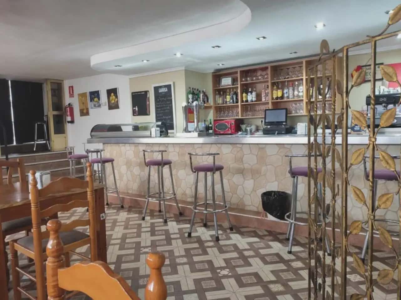 Comercial para venda em Petrel / Petrer - 75 000 € (Ref: 10059554)