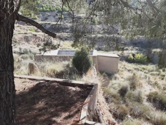 Finca/Herregård til salgs i Petrel / Petrer - € 115 000 (Ref: 10059556)