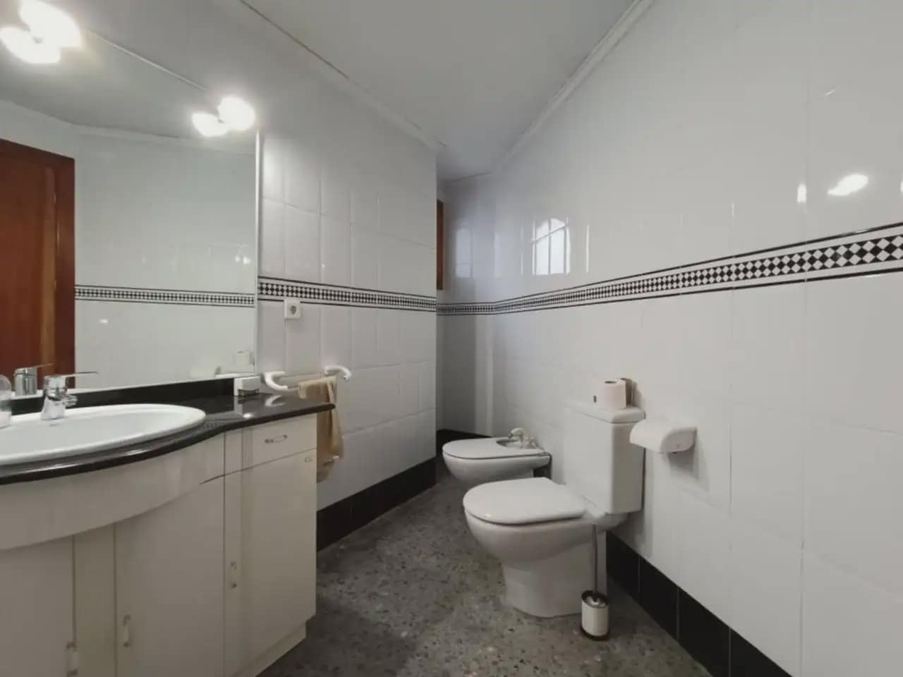 Erhverv til salg i Elda - € 180.000 (Ref: 10059559)