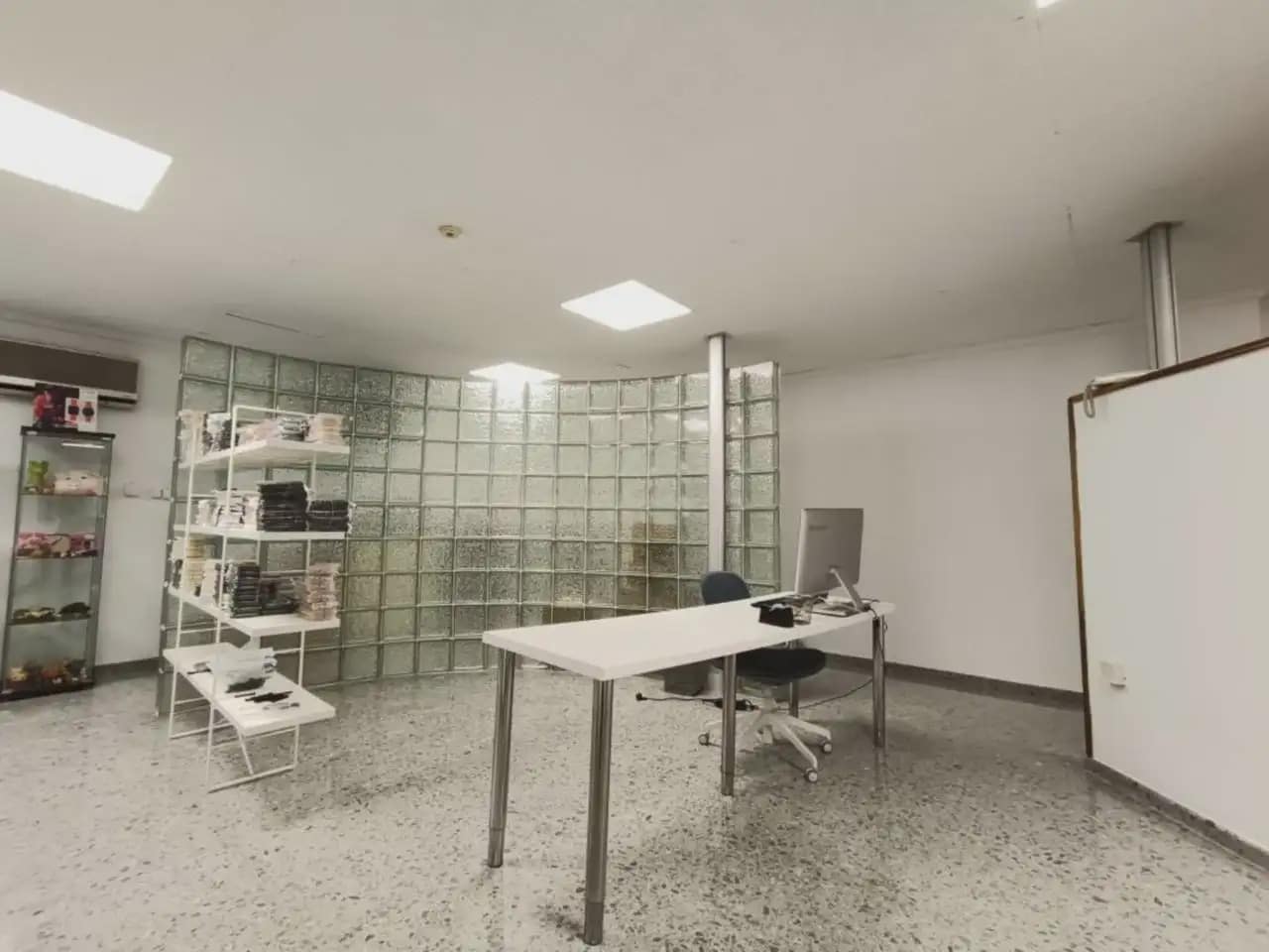 Erhverv til salg i Elda - € 180.000 (Ref: 10059559)