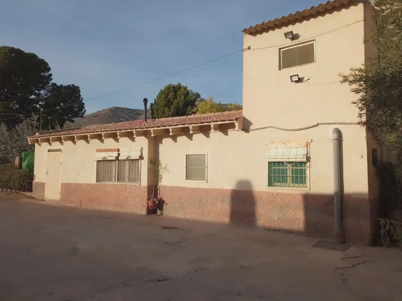 3 bedroom Finca/Country House for sale in Elda - € 210,000 (Ref: 10059560)