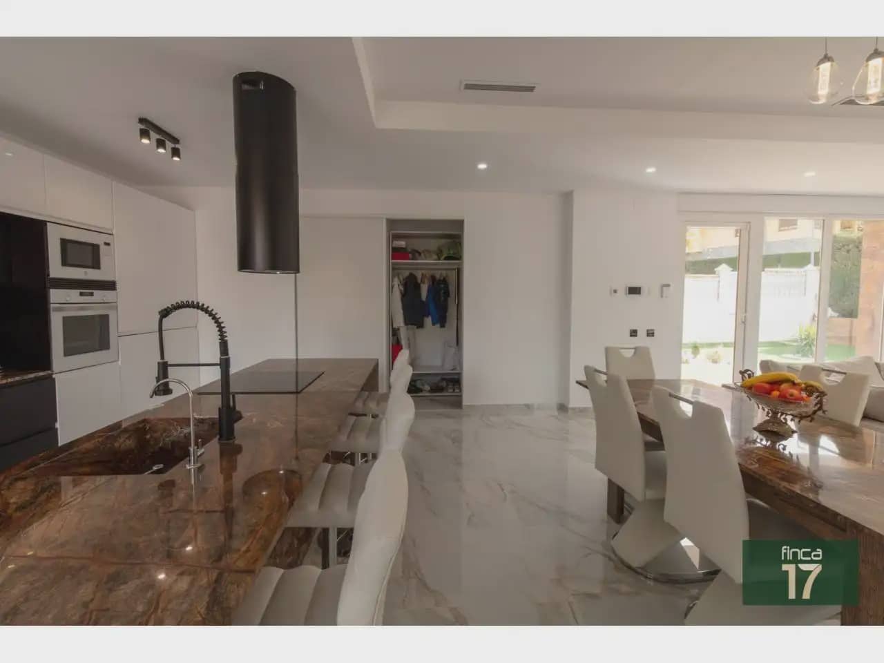 Chalet de 5 habitaciones en Petrel / Petrer en venta con piscina garaje - 950.000 € (Ref: 10059562)