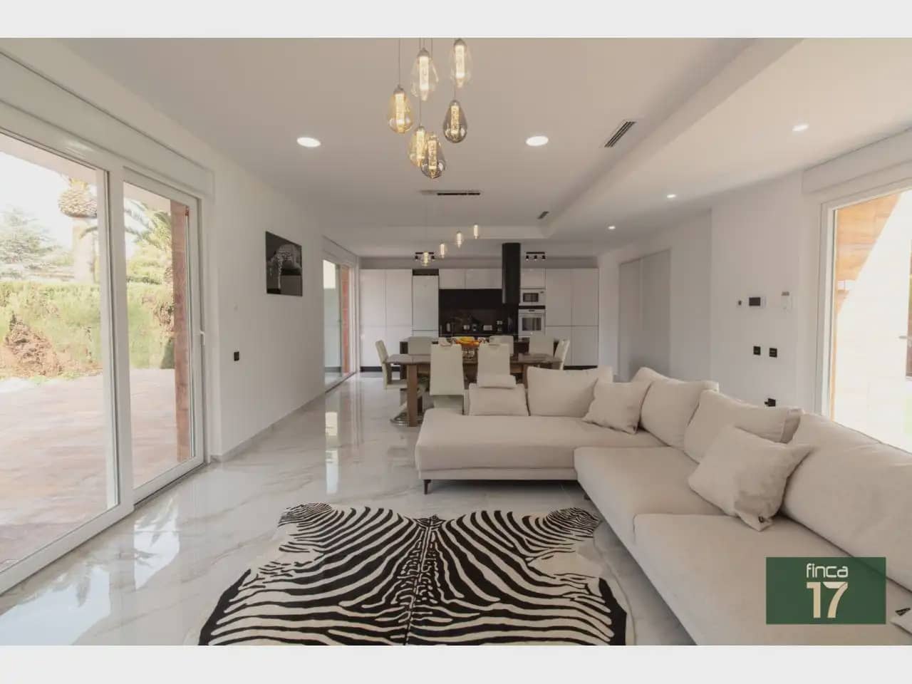 Chalet de 5 habitaciones en Petrel / Petrer en venta con piscina garaje - 950.000 € (Ref: 10059562)