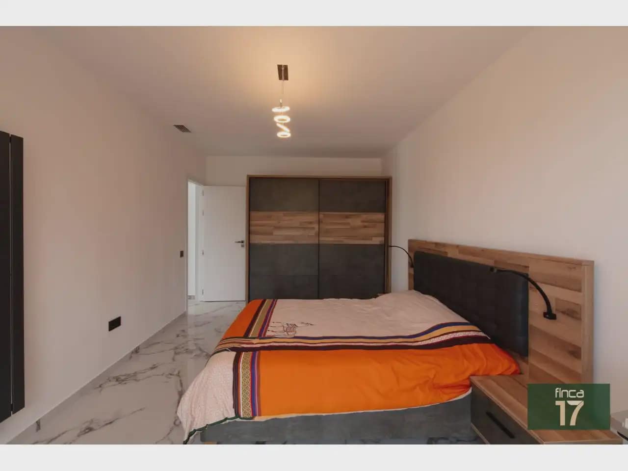 Chalet de 5 habitaciones en Petrel / Petrer en venta con piscina garaje - 950.000 € (Ref: 10059562)