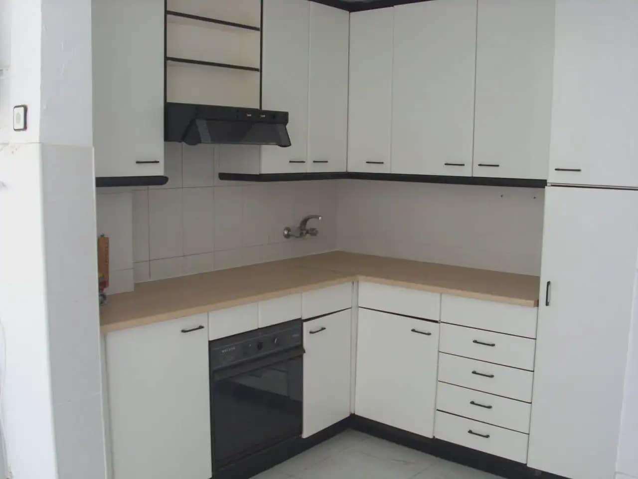 Piso de 3 habitaciones en Elda en venta - 83.500 € (Ref: 10059564)