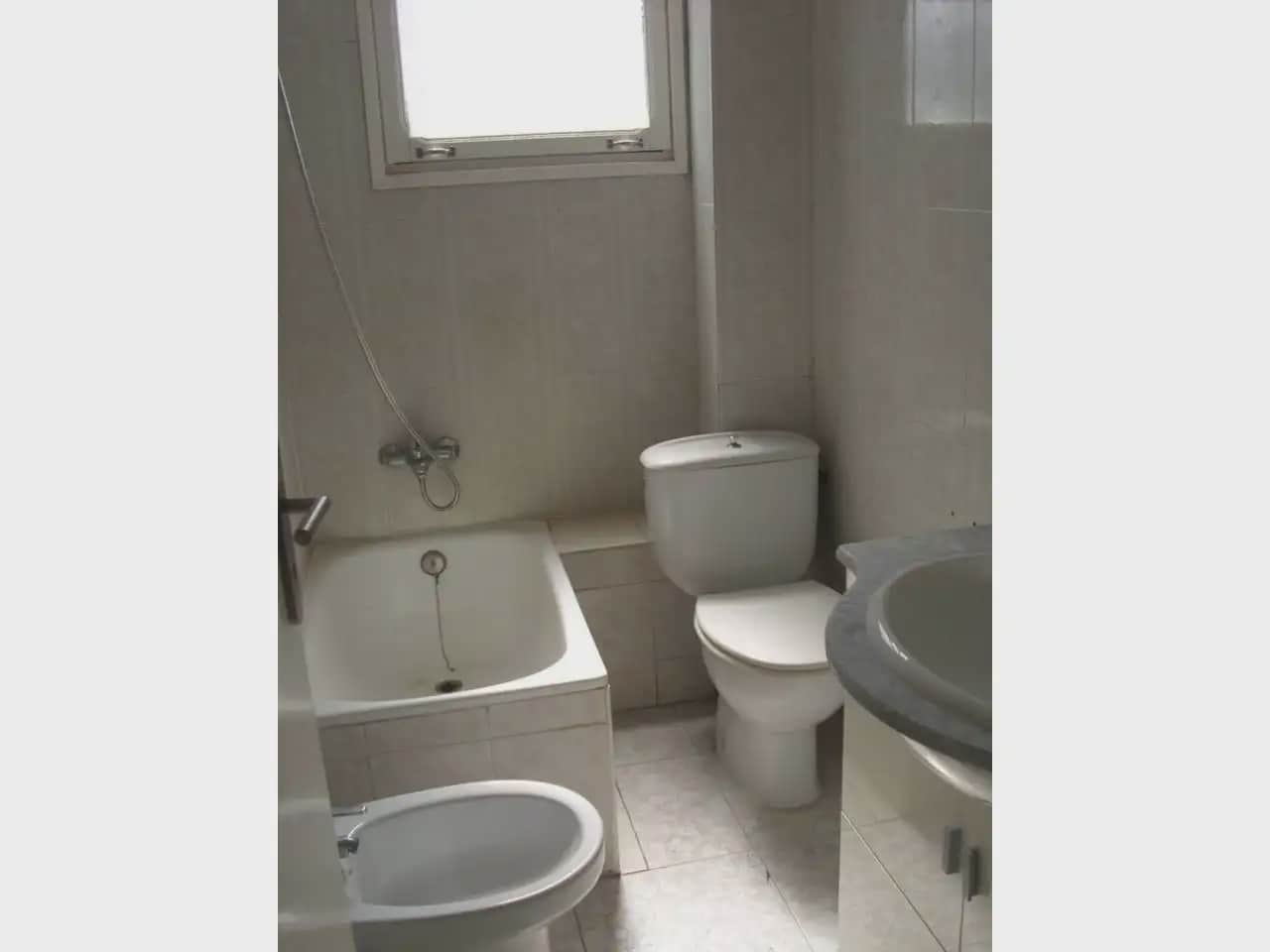 Piso de 3 habitaciones en Elda en venta - 83.500 € (Ref: 10059564)
