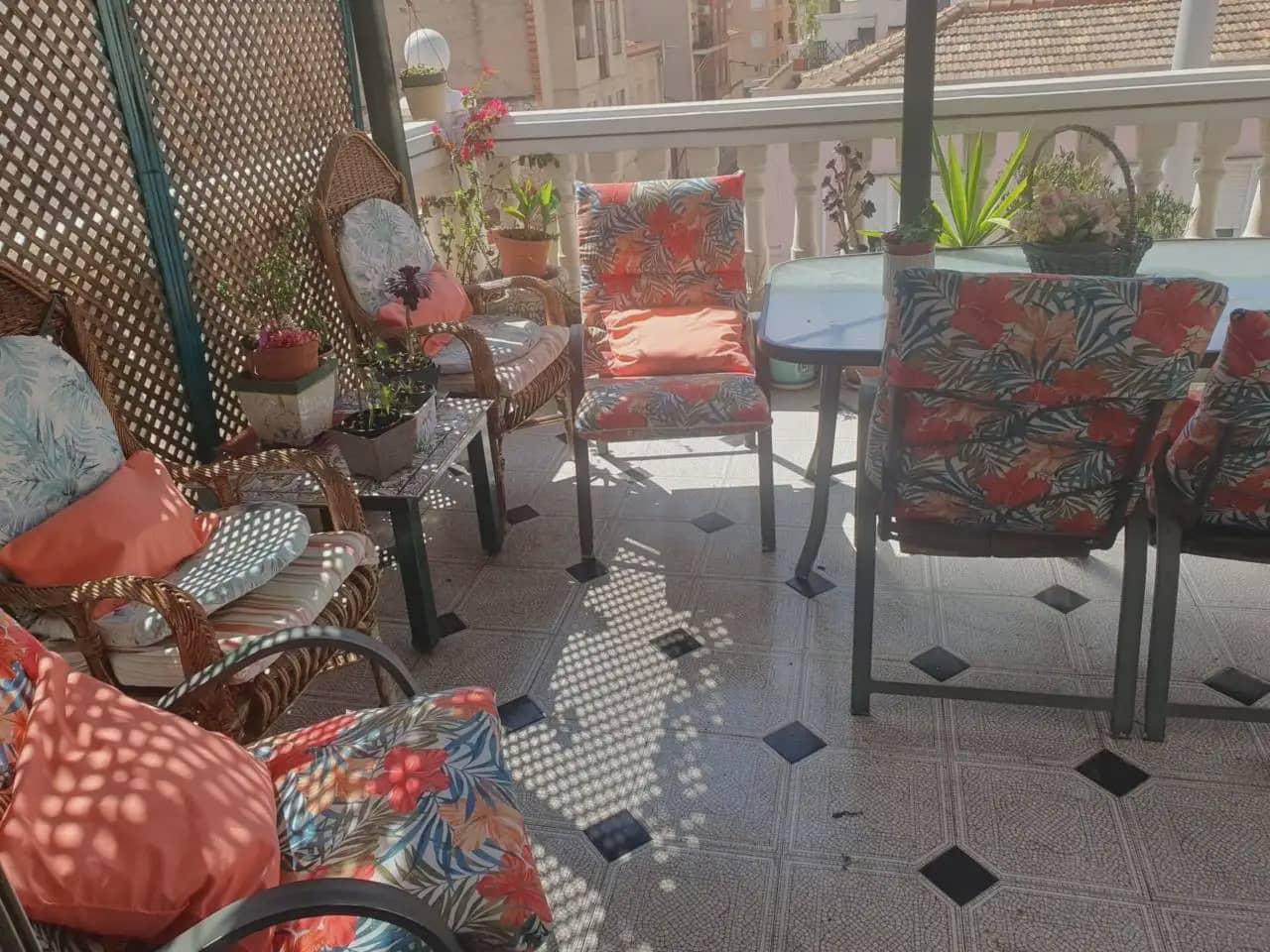 Casa de 4 habitaciones en Elda en venta con garaje - 275.000 € (Ref: 10059566)