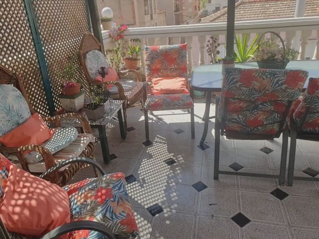 Casa de 4 habitaciones en Elda en venta con garaje - 275.000 € (Ref: 10059566)
