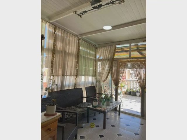 Casa de 4 habitaciones en Elda en venta con garaje - 275.000 € (Ref: 10059566)