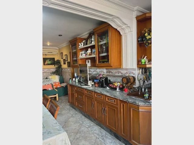 Casa de 4 habitaciones en Elda en venta con garaje - 275.000 € (Ref: 10059566)
