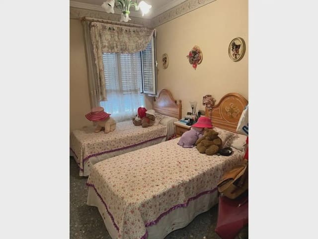 Casa de 4 habitaciones en Elda en venta con garaje - 275.000 € (Ref: 10059566)