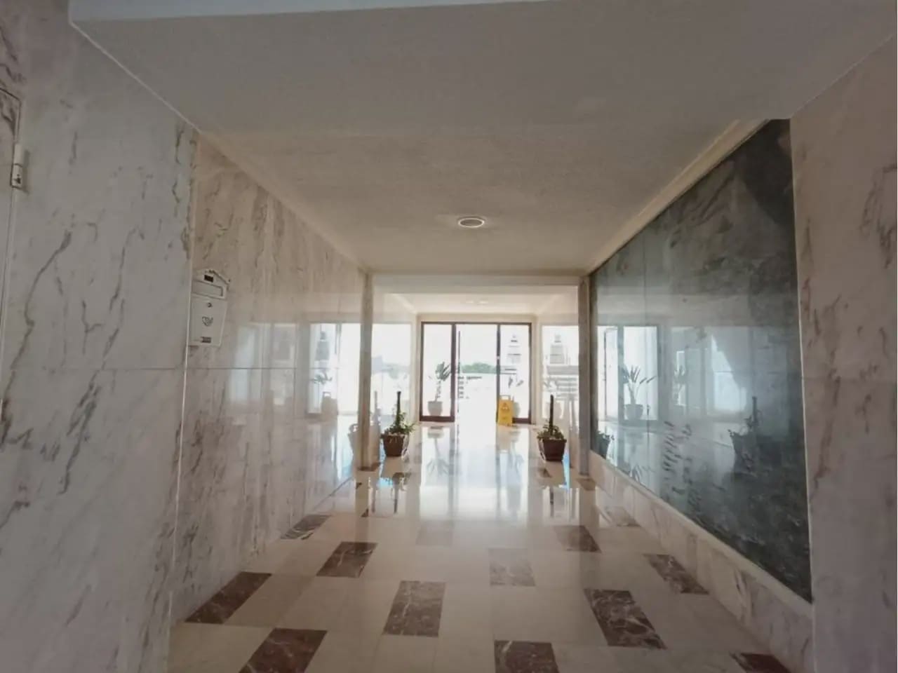 3 Zimmer Strandapartment zu verkaufen in Benidorm mit Pool Garage - 485.000 € (Ref: 10059568)