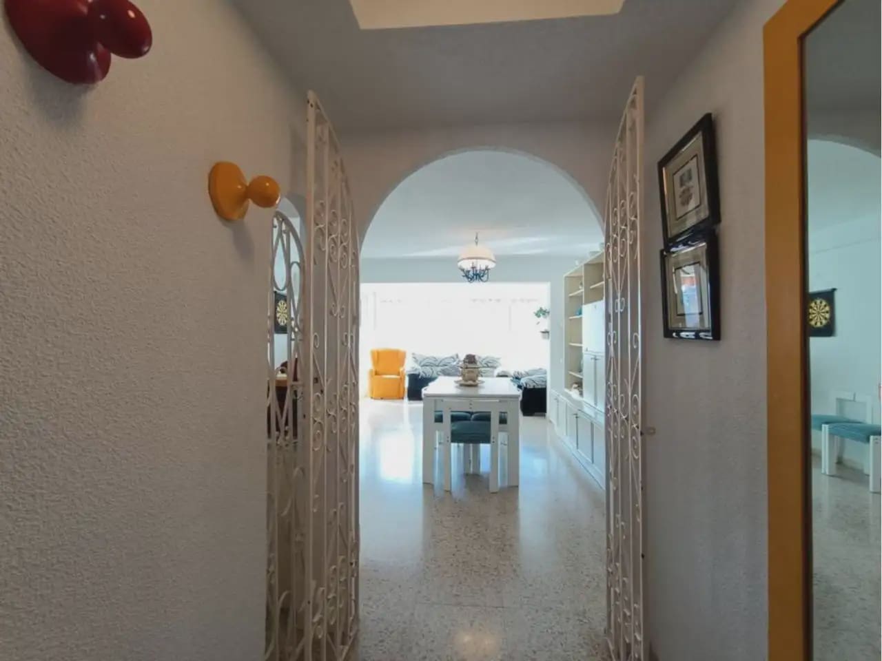 3 Zimmer Strandapartment zu verkaufen in Benidorm mit Pool Garage - 485.000 € (Ref: 10059568)