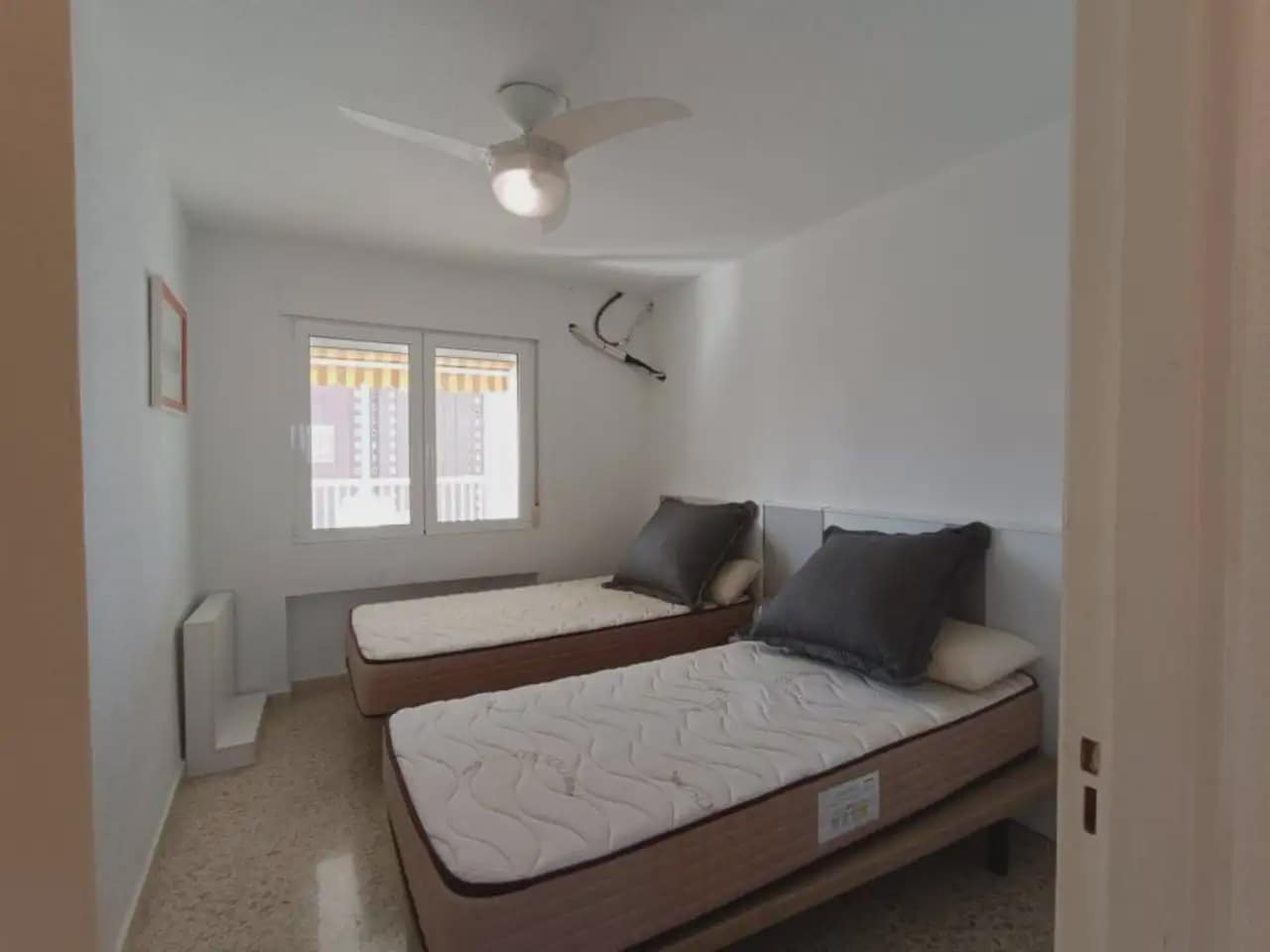 3 Zimmer Strandapartment zu verkaufen in Benidorm mit Pool Garage - 485.000 € (Ref: 10059568)
