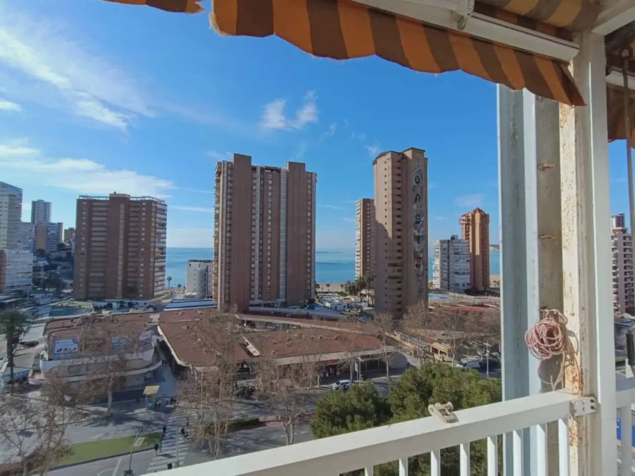3 Zimmer Strandapartment zu verkaufen in Benidorm mit Pool Garage - 485.000 € (Ref: 10059568)