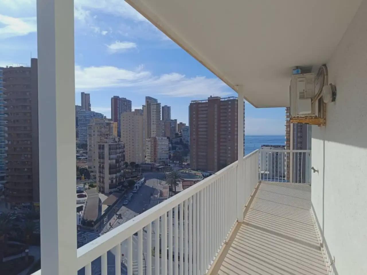 3 Zimmer Strandapartment zu verkaufen in Benidorm mit Pool Garage - 485.000 € (Ref: 10059568)