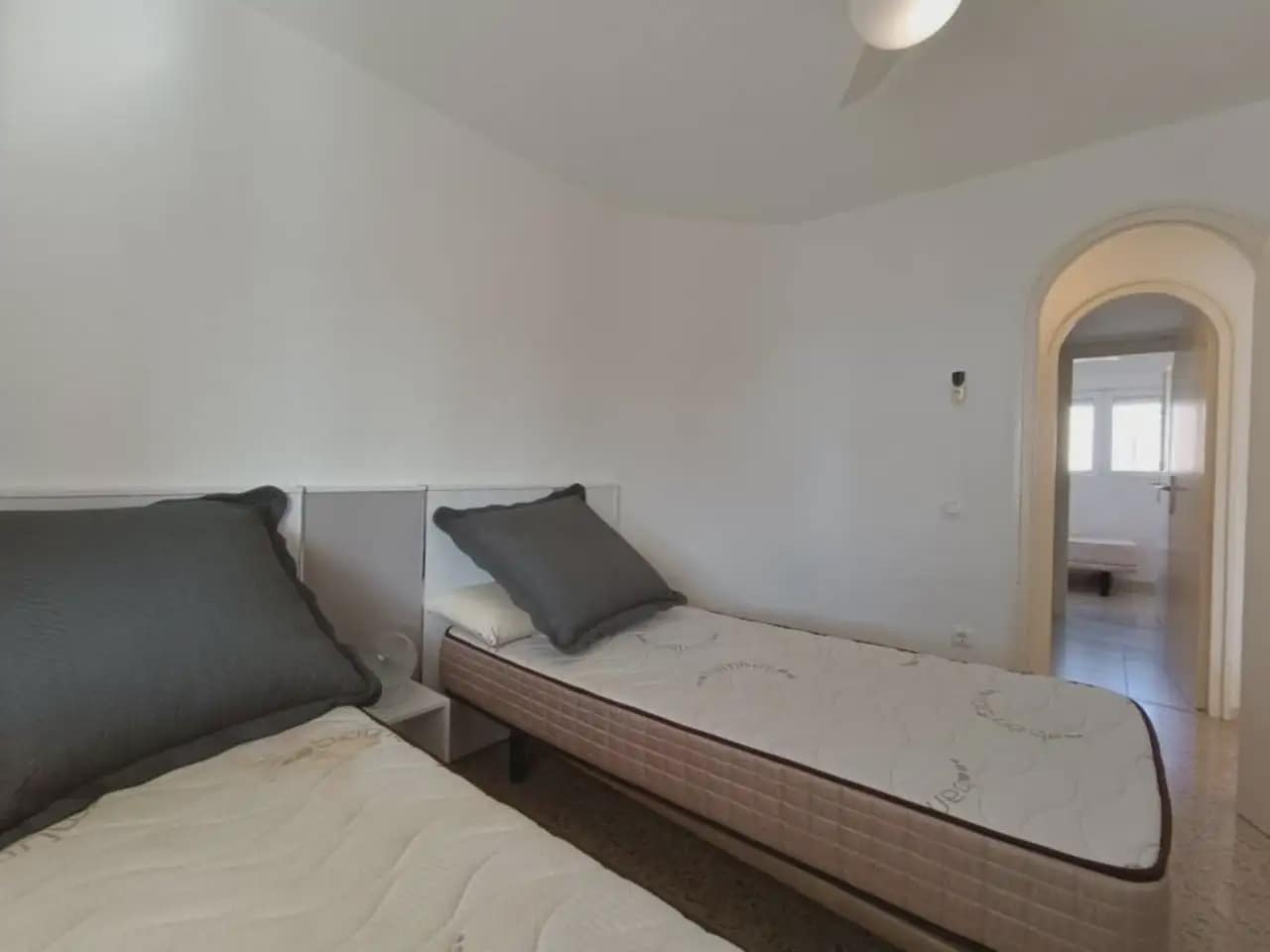 3 Zimmer Strandapartment zu verkaufen in Benidorm mit Pool Garage - 485.000 € (Ref: 10059568)