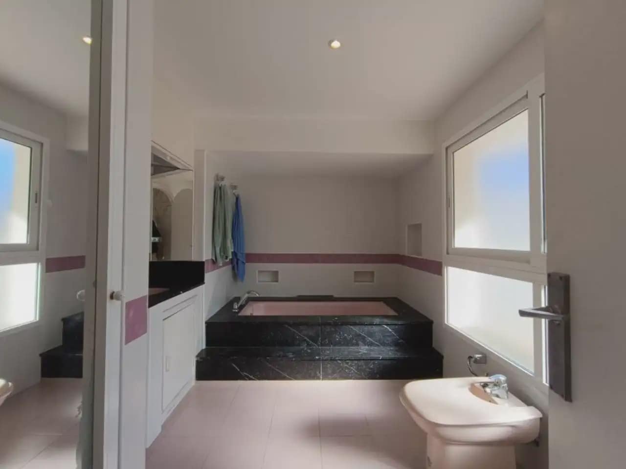 3 Zimmer Strandapartment zu verkaufen in Benidorm mit Pool Garage - 485.000 € (Ref: 10059568)