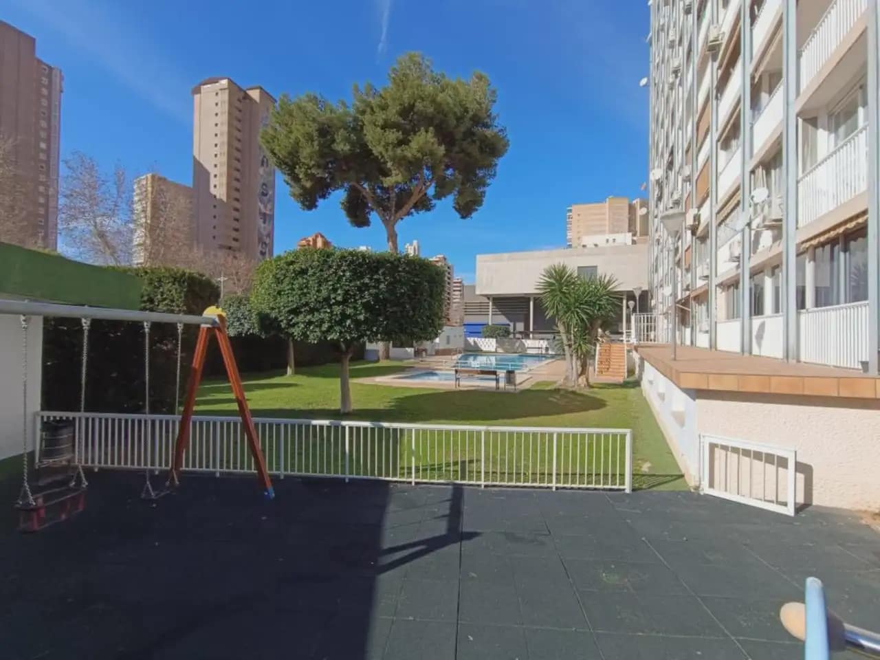 3 Zimmer Strandapartment zu verkaufen in Benidorm mit Pool Garage - 485.000 € (Ref: 10059568)