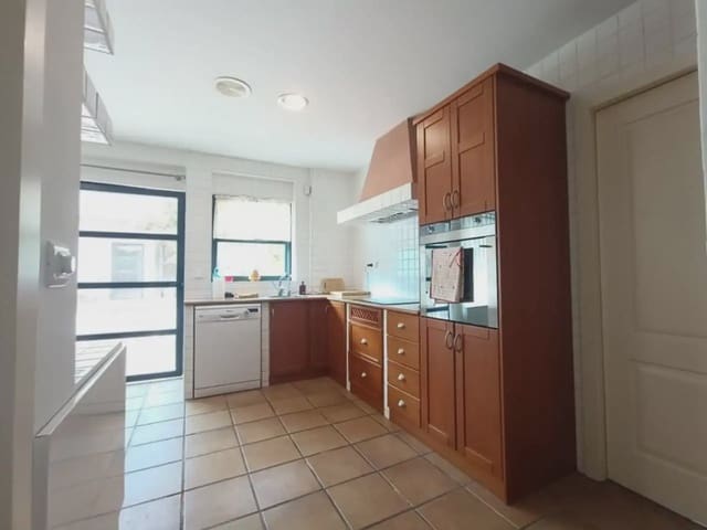 5 slaapkamer Villa te koop in Petrel / Petrer met zwembad - € 485.000 (Ref: 10059577)