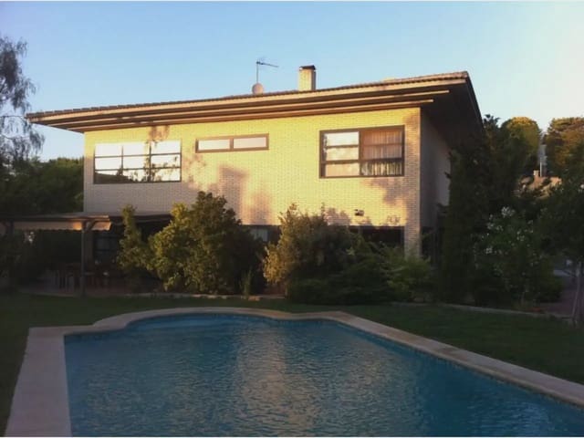 5 slaapkamer Villa te koop in Petrel / Petrer met zwembad - € 485.000 (Ref: 10059577)