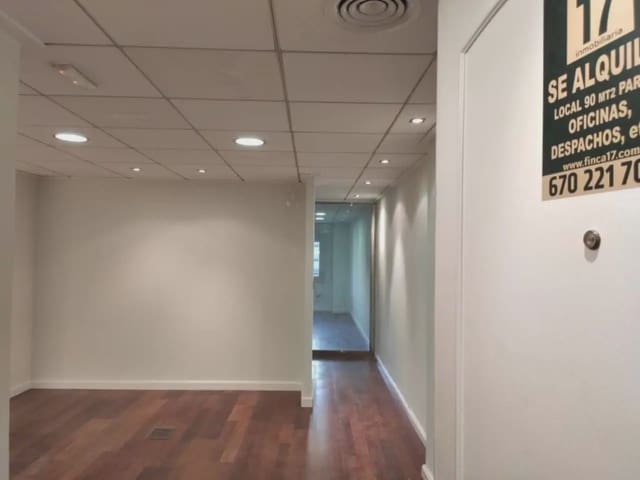 Büro zu vermieten in Elda - 1.200 € (Ref: 10059578)