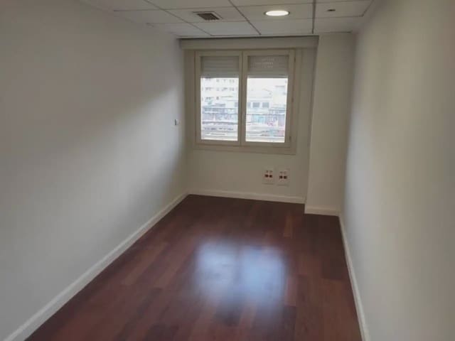 Büro zu vermieten in Elda - 1.200 € (Ref: 10059578)