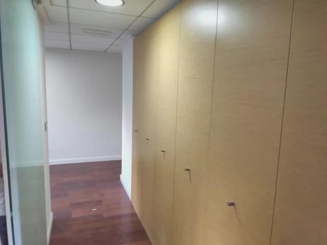 Büro zu vermieten in Elda - 1.200 € (Ref: 10059578)