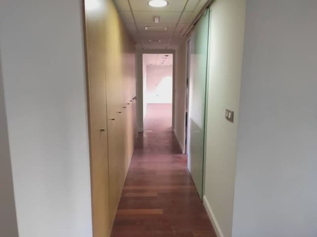 Büro zu vermieten in Elda - 1.200 € (Ref: 10059578)