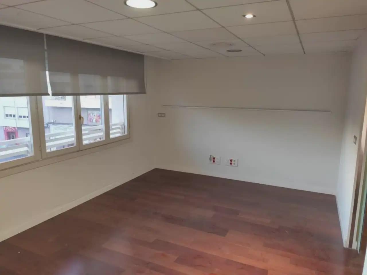 Büro zu vermieten in Elda - 1.200 € (Ref: 10059578)