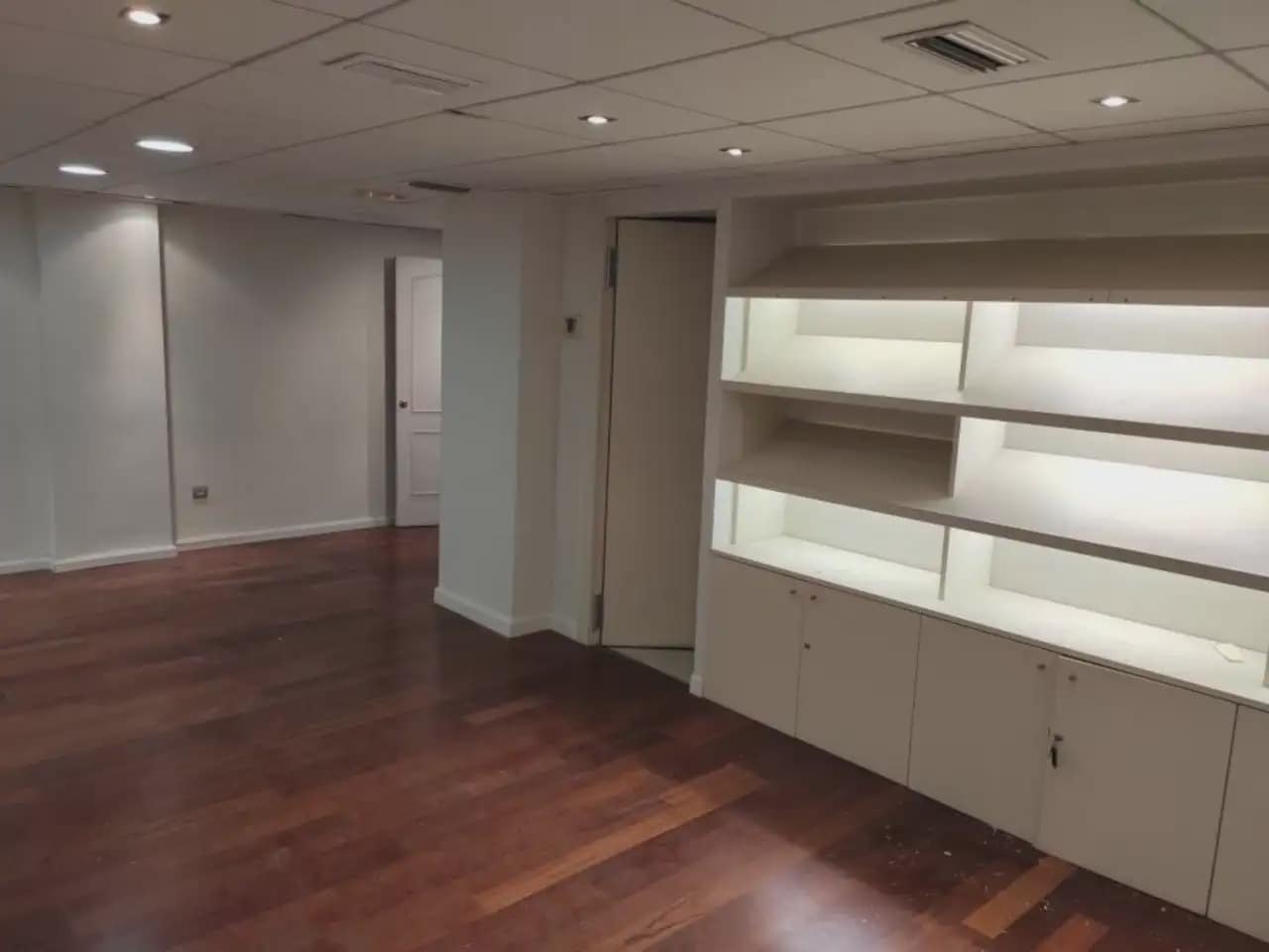 Büro zu vermieten in Elda - 1.200 € (Ref: 10059578)