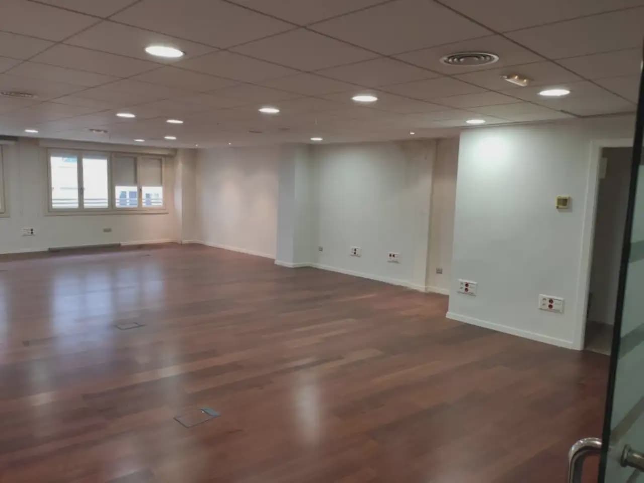 Büro zu vermieten in Elda - 900 € (Ref: 10059579)