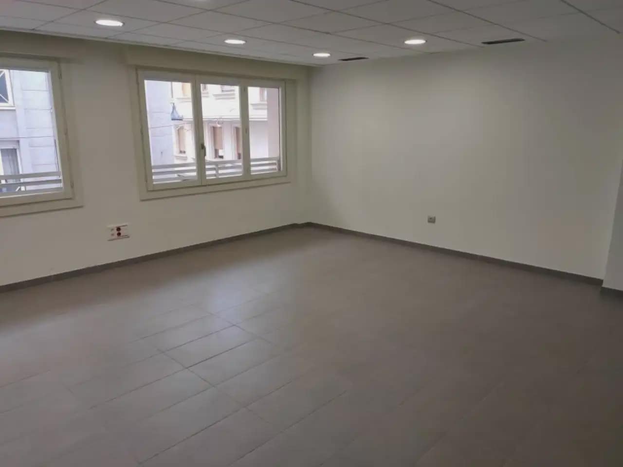 Büro zu vermieten in Elda - 900 € (Ref: 10059580)
