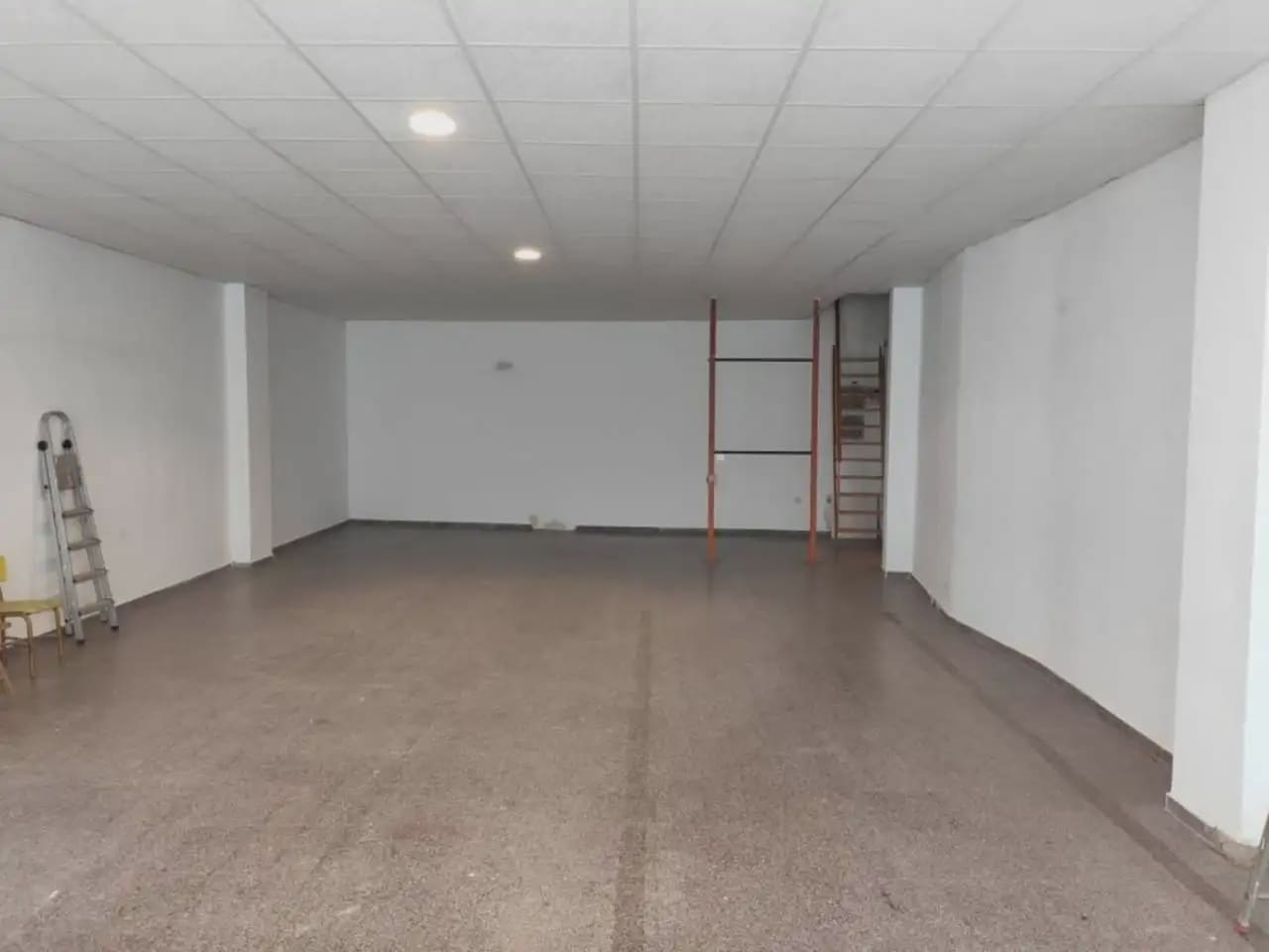 Kommersiell att hyra i Elda - 1 500 € (Ref: 10059581)