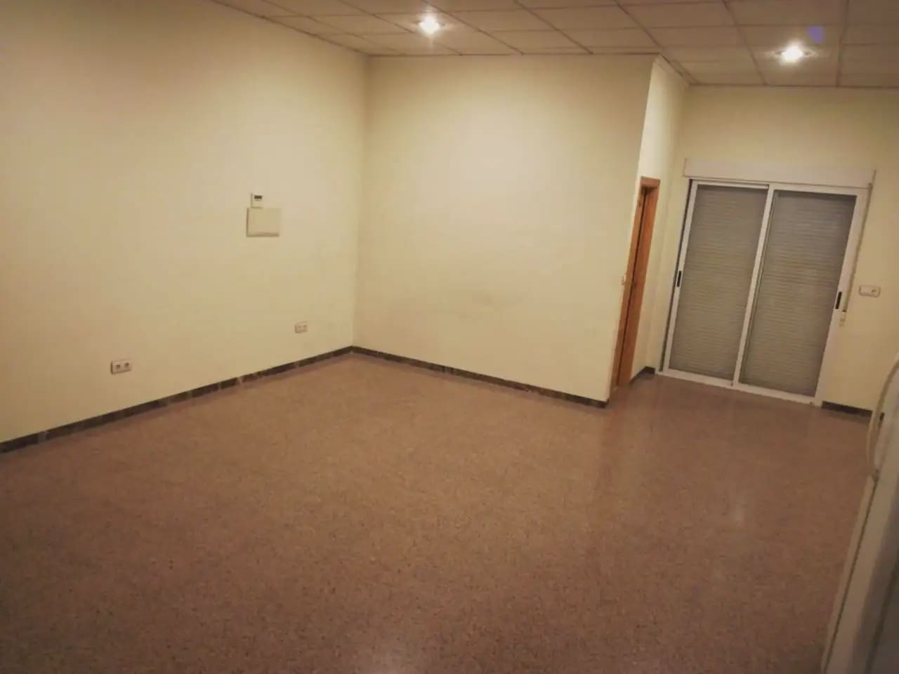 Comercial para venda em Petrel / Petrer - 69 000 € (Ref: 10059586)