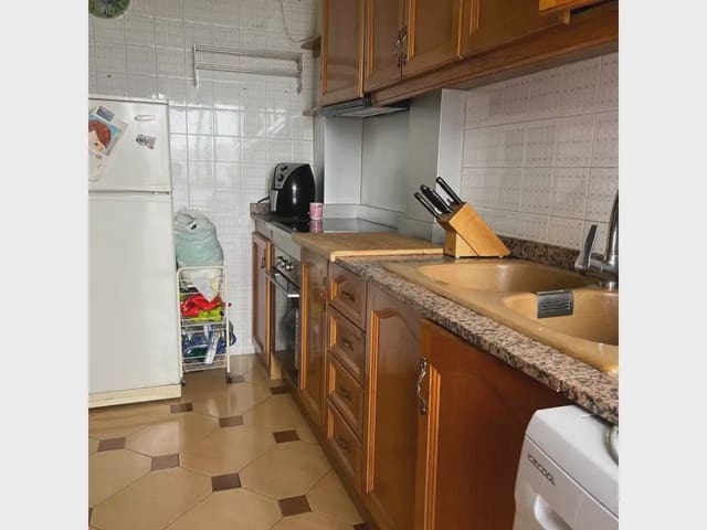 4 slaapkamer Flat te koop in Elda - € 85.000 (Ref: 10145083)